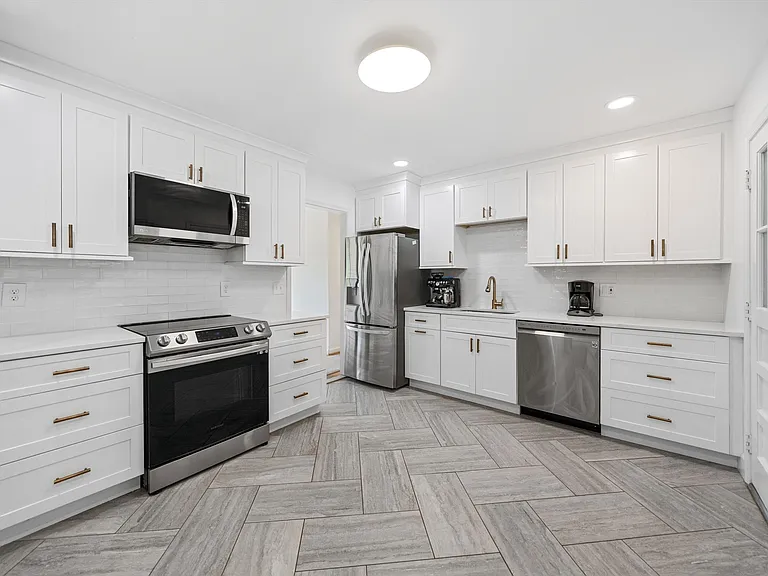 905 Carole Ct SE — Photo 8