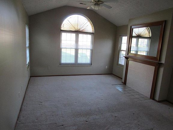4th image of 2473 Hooverside Ln