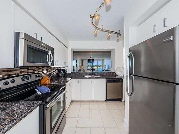 4th image of 6083 Bahia Del Mar Cir APT 460