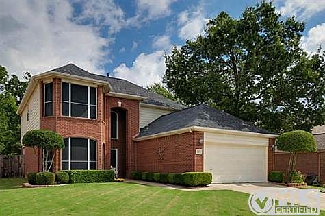1st image of 601 Oakbrook Dr