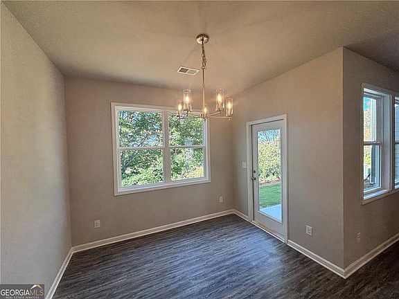 4th image of 162 Millers Ln