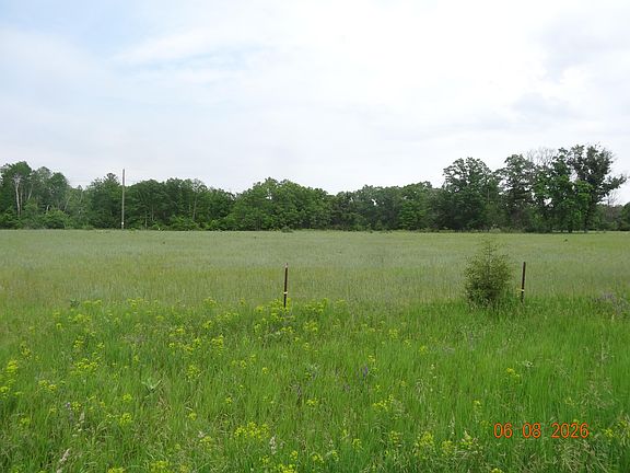 3rd image of 550 S Oak Ave