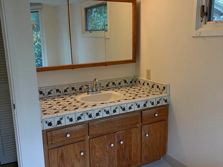 333 Woodley Ct — Photo 9