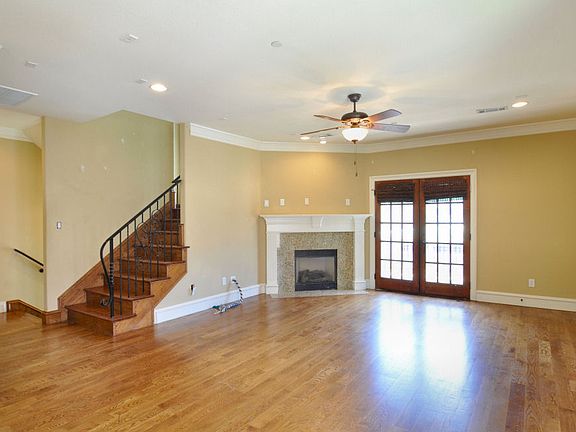 3rd image of 4150 Druid Ln APT 7