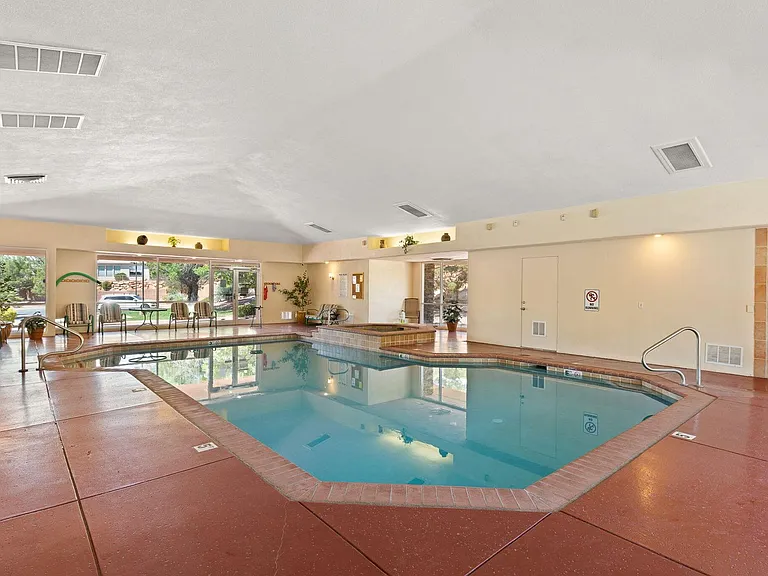 853 W Kestrel Ct — Photo 40