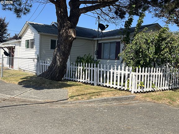 3rd image of 795 Laurel Ave
