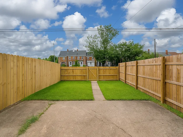 3050 Mayfield Ave — Photo 14