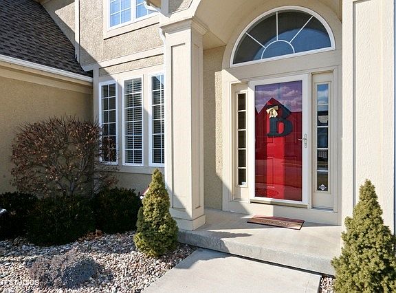 2nd image of 5616 NE Hidden Meadow Cir