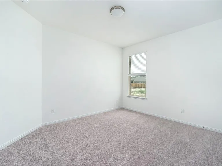 220 Tanda Ln — Photo 13