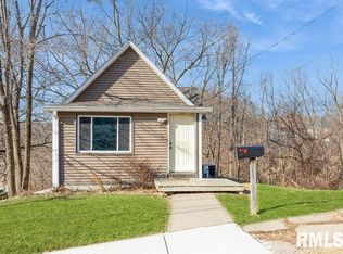 1012 Arlington Ave, Davenport, IA 52803
