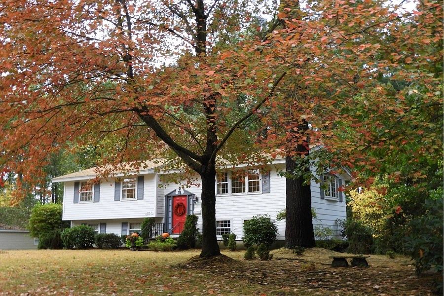 2nd image of 26 Raymond Rd