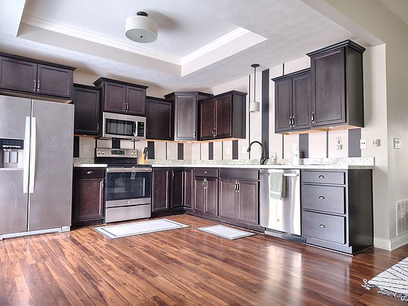 3rd image of 603 Knob Hill Ave