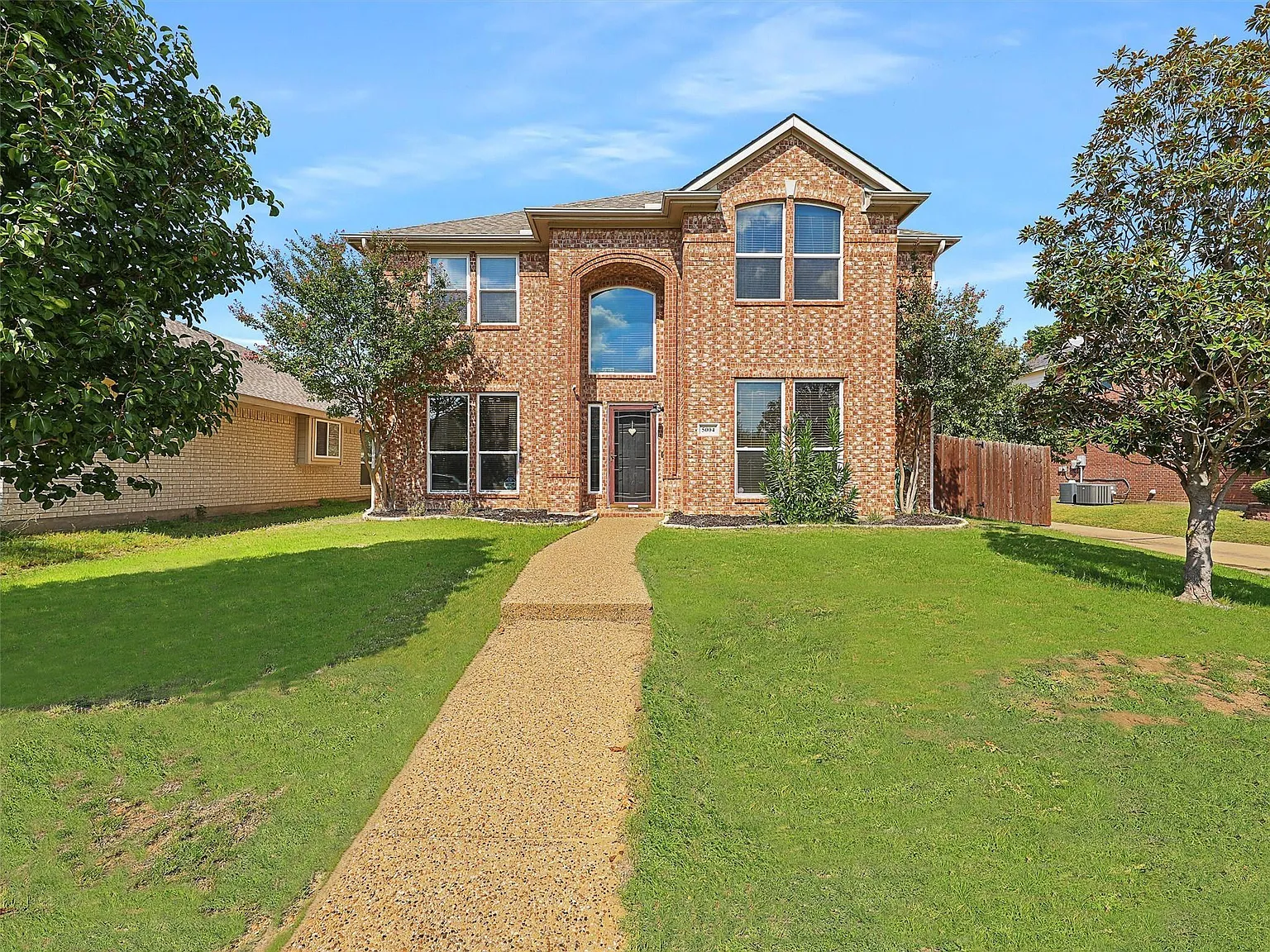4 bed, 2554 sqft, $2,850 — Photo 1