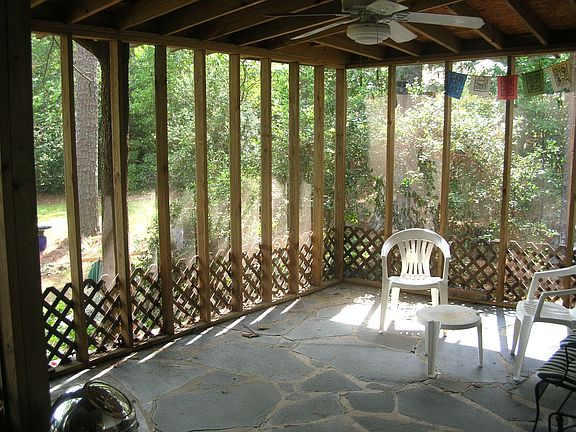 Screened-in Porch