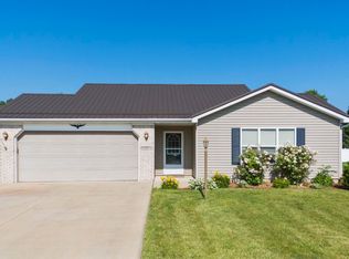 301 Heide Ln, Milford, IN 46542