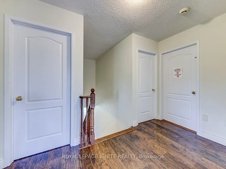57 Armitage Cres — Photo 23