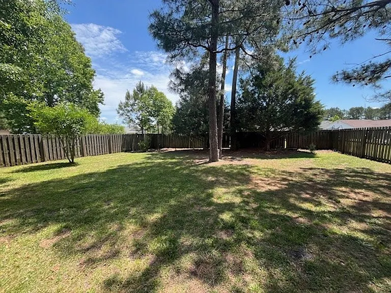1015 Foxridge Way — Photo 23
