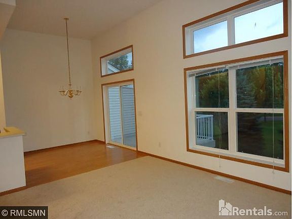 4th image of 2200 Woodcrest Dr