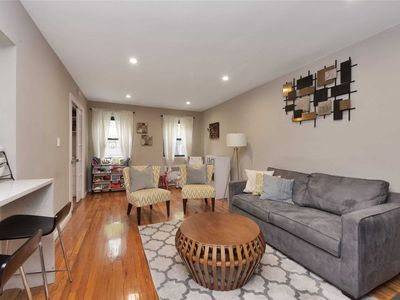 11866 Metropolitan Ave, Kew Gardens, NY, 11415