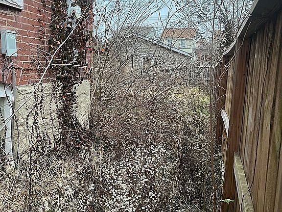 3rd image of 4251 Washington Blvd