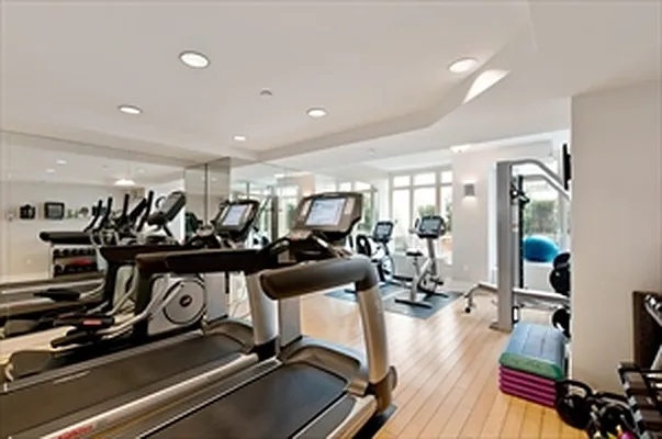 Rented by Corcoran | media 27