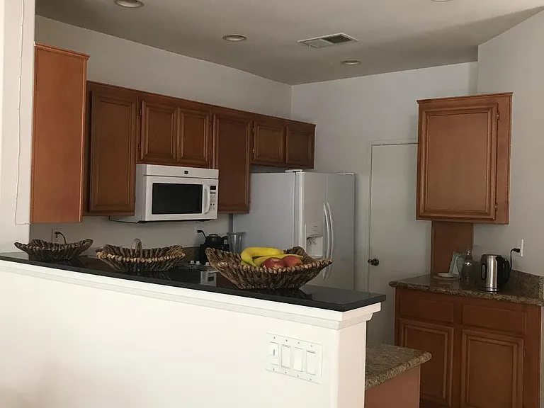 5550 Renaissance Ave #2 — Photo 4