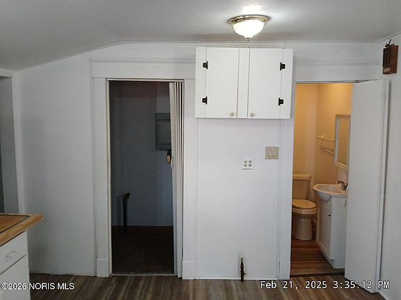 2nd image of 549 Spencer St