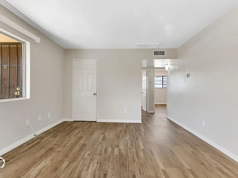 224 E St — Photo 15