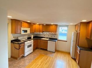 3 8th St #4, Cambridge, MA 02141