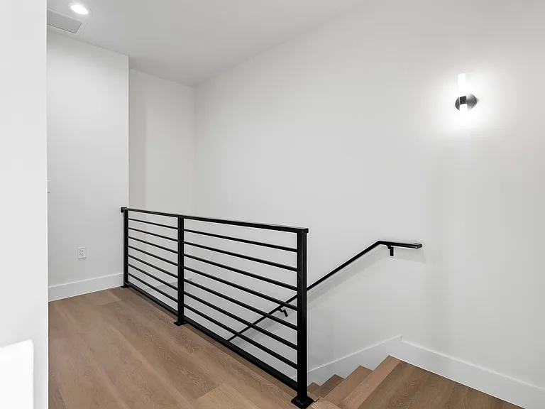 210 W Columbus Dr #3 — Photo 33
