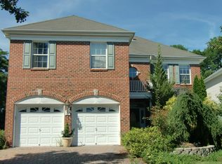 39 Winged Foot Dr, Manalapan, NJ 07726