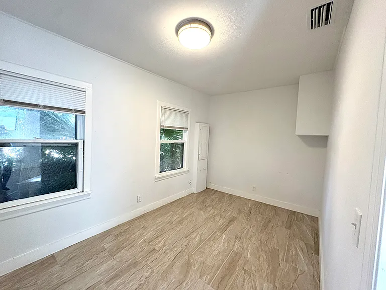 16 Aviles Dr — Photo 5