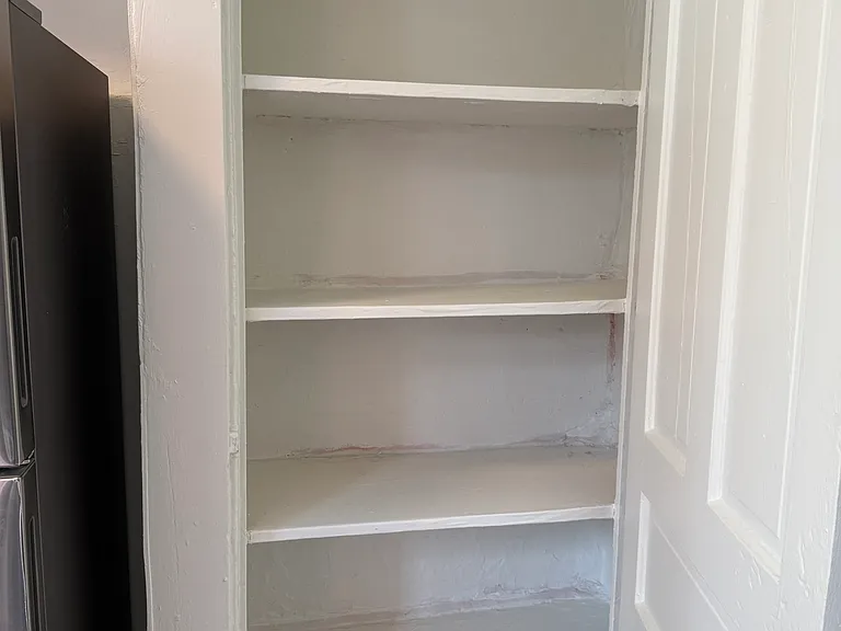 Kitchen pantry