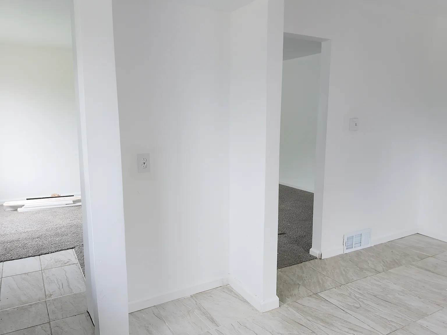 3 bed, 960 sqft, $1,330 — Photo 2