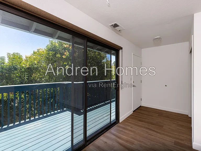 713 Frederick St — Photo 20