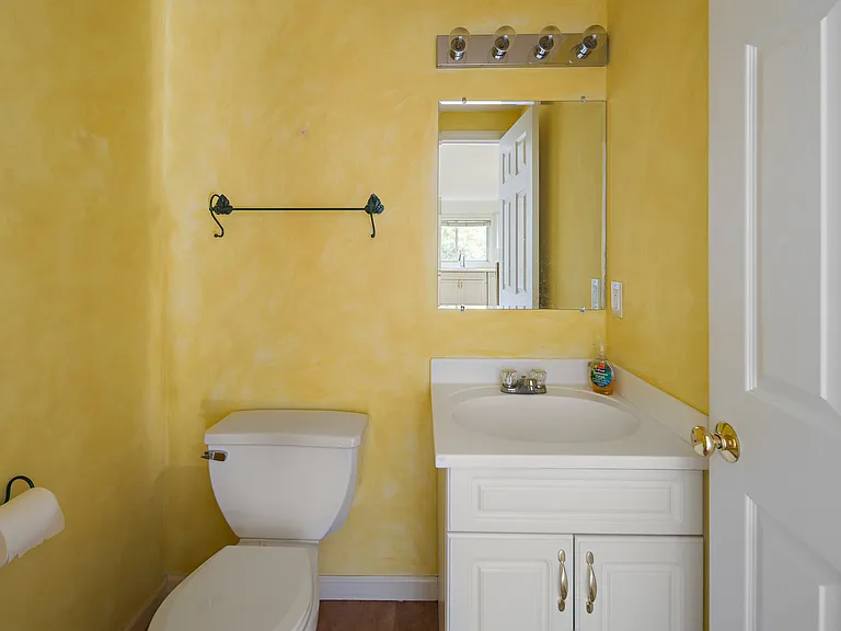 73 Half Crown Cir — Photo 9
