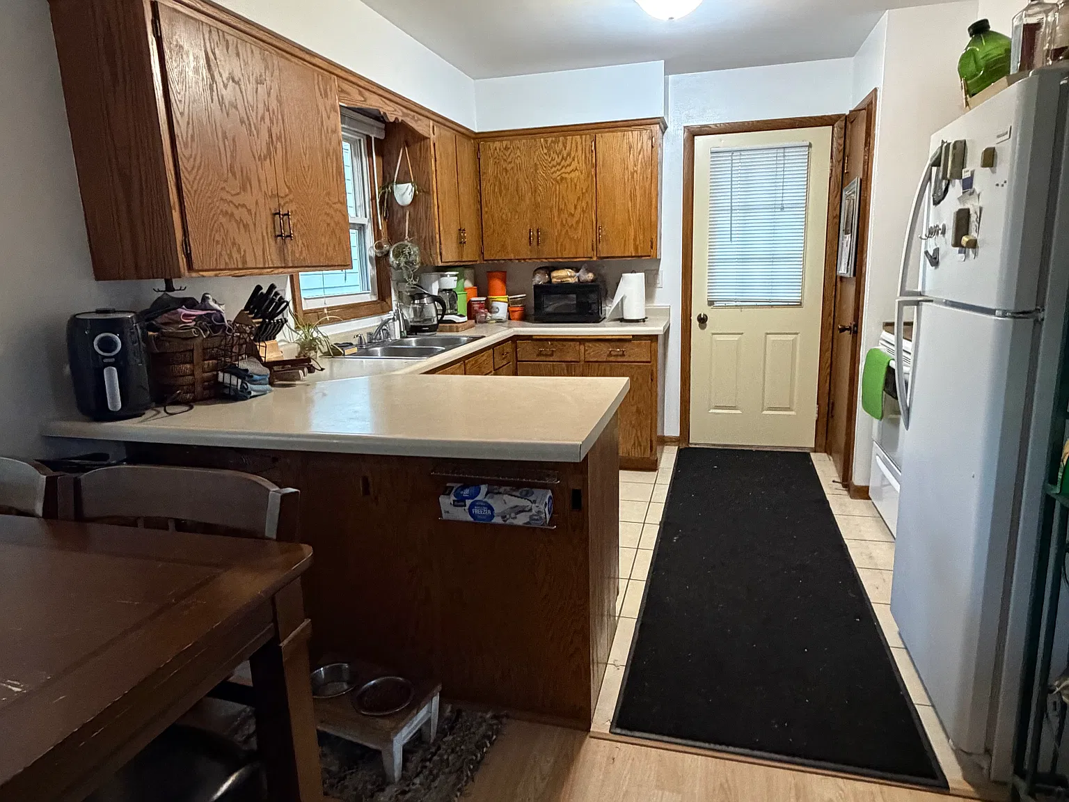 2 bed, 906 sqft, $2,000 — Photo 3