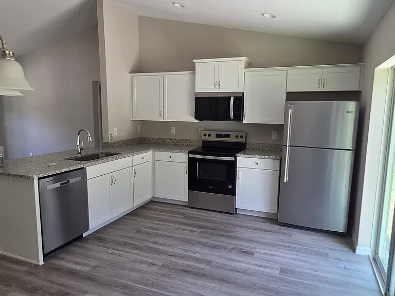 14843 SW 21st Pl — Photo 14