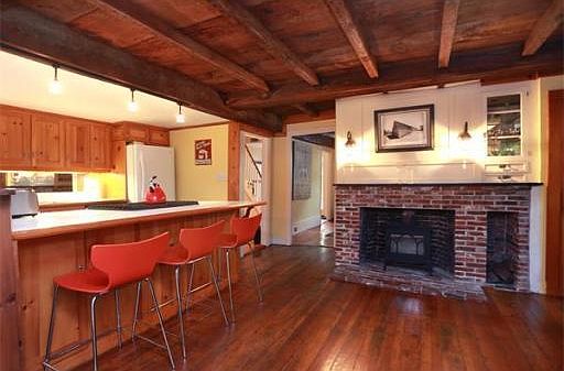4th image of 27 Merrill St #27