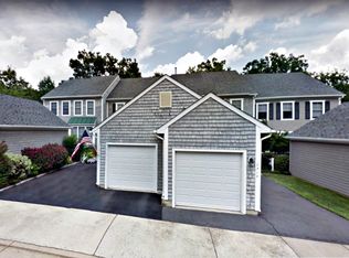 2516 Brenton Point Dr, Reston, VA 20191