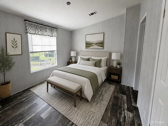 3 bed, 960 sqft, $2,100 — Photo 3