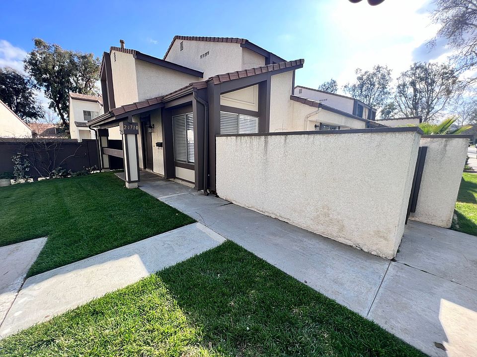 1st image of 24710 Sand Wedge Ln