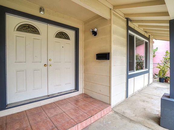 2nd image of 1117 Keldon Dr