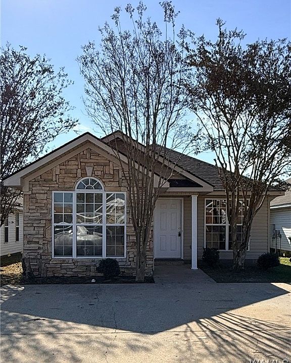 1st image of 2431 Starlight Dr