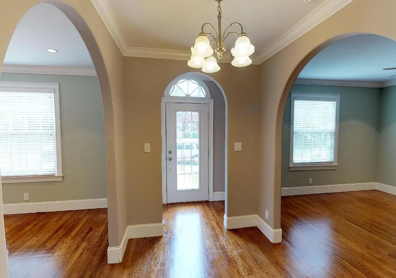 7BR Brick Home Near UTK | Fort Sanders Area — Photo 3
