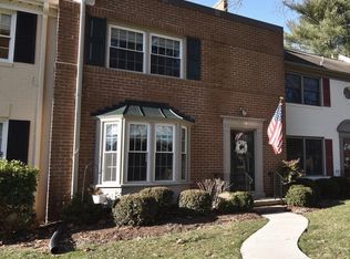 8244 Carrleigh Pkwy, Springfield, VA 22152