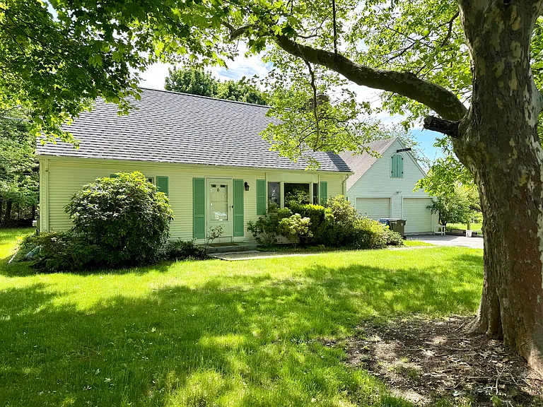 5 Barton Ln — Photo 2
