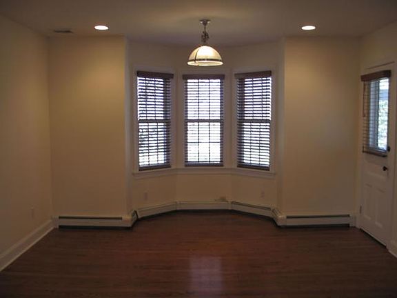 4th image of 23 Dayton Ave