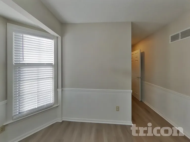 11009 W 131st St — Photo 7