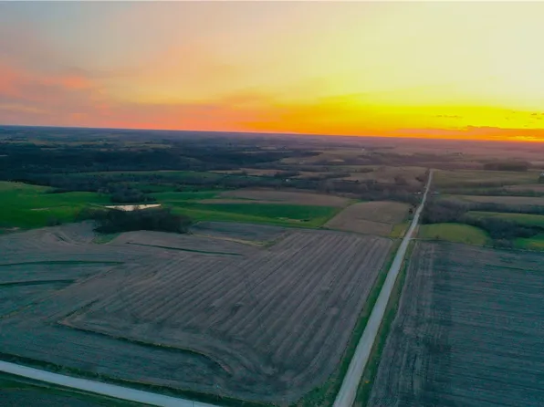1 Pioneer St, Lacona, IA 50139